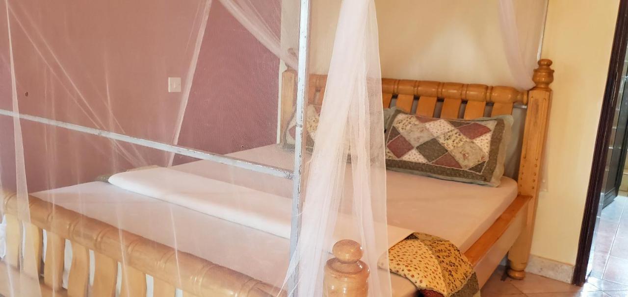 La Feve Beach Bed And Breakfast Entebbe Luaran gambar